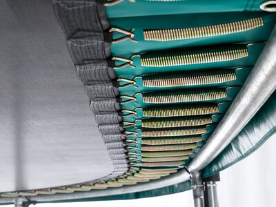 Berg Inground Grand Favorit schwarz 520 x 350 Airflow oval mit Sicherheitsnetz Comfort